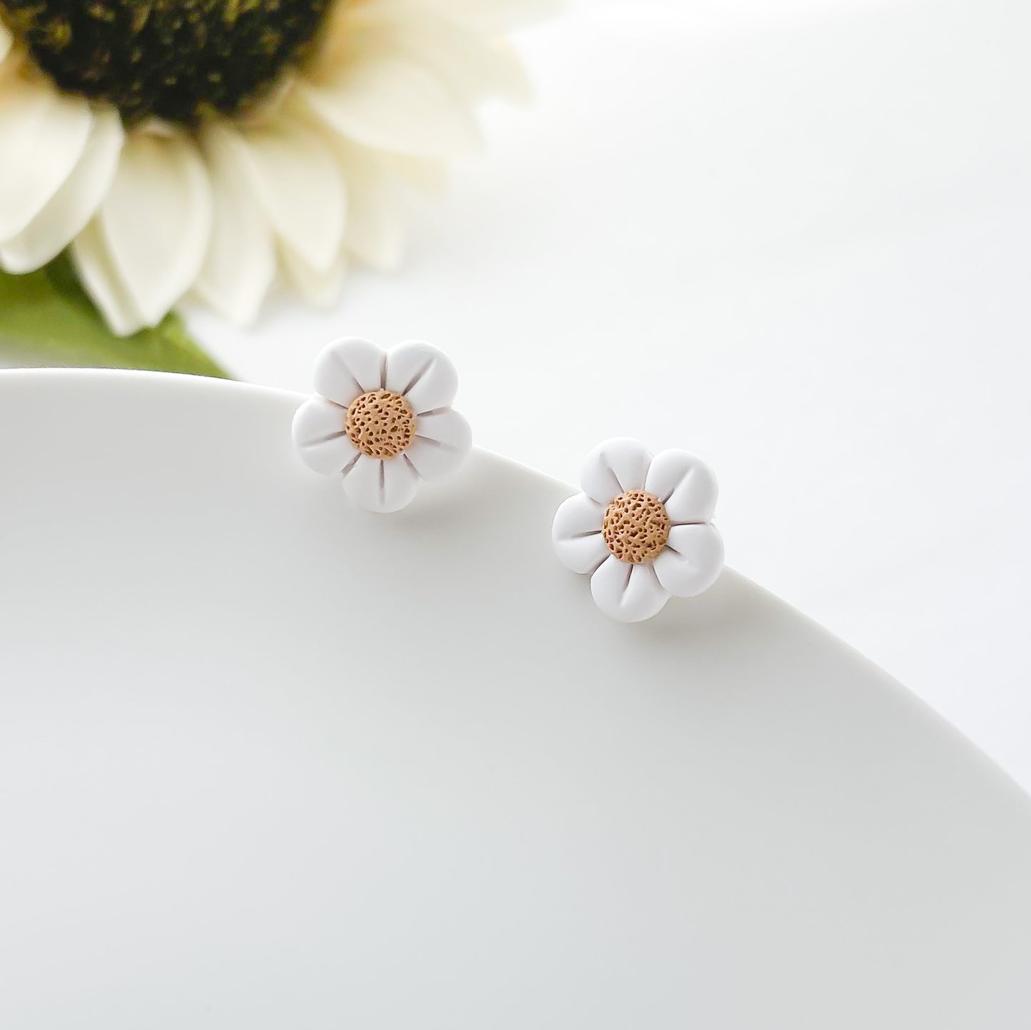 Dainty Daisy Studs