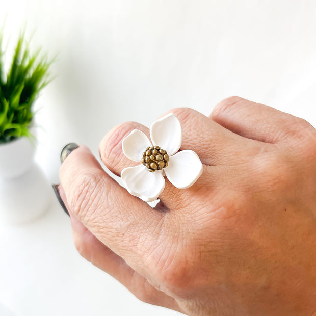 Daphnee Mod Flower Ring
