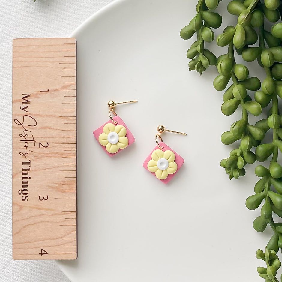 Handmade White Daisy Pastel Earrings | Statement Polymer Clay Jewelry | Cute, Trendy Earrings