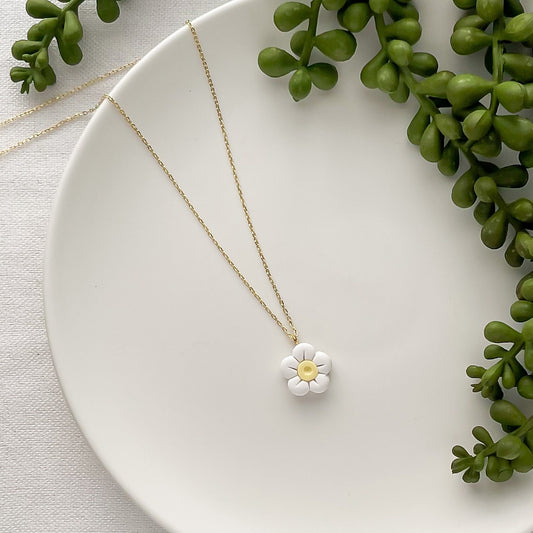 Daisy Necklace